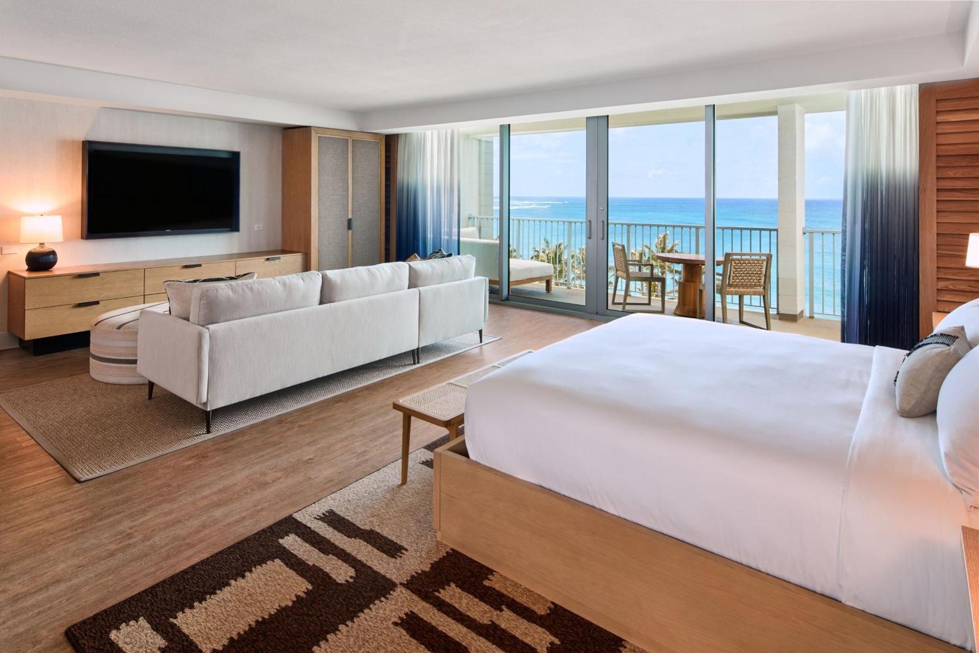Oceanfront Suite - Top Floor/Club Lounge Access